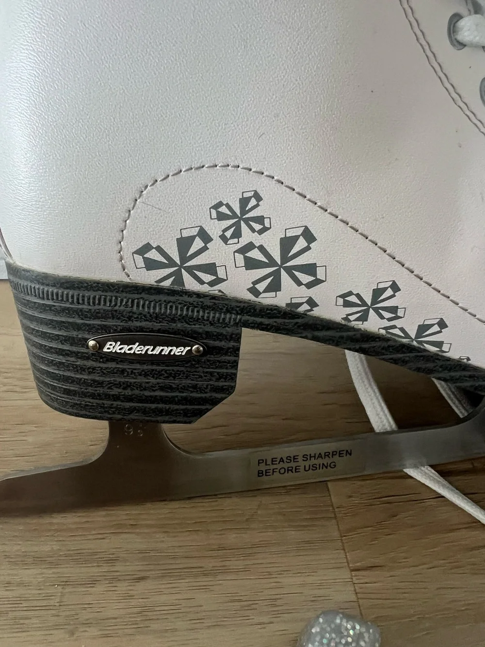 Bladerunner Aurora White Women's Figure Ice Skates Classic Size US 8 UK 6 EU 39